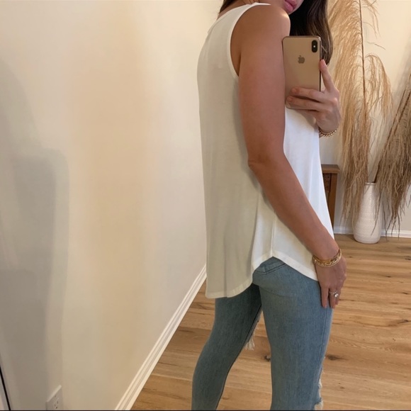 Oversized white V neck top - Picture 4 of 6